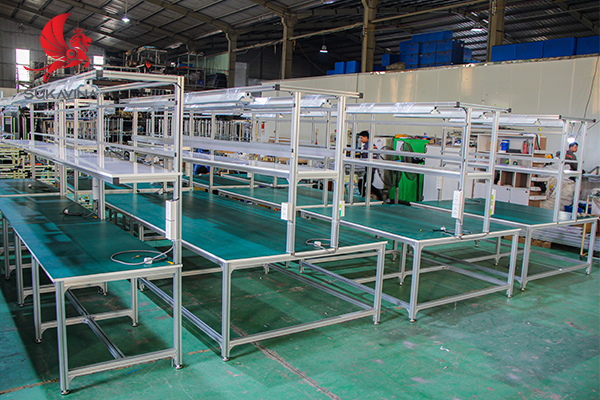 Bàn thao tác làm theo yêu cầu giúp tối ưu hóa hiệu suất lao động cho doanh nghiệp